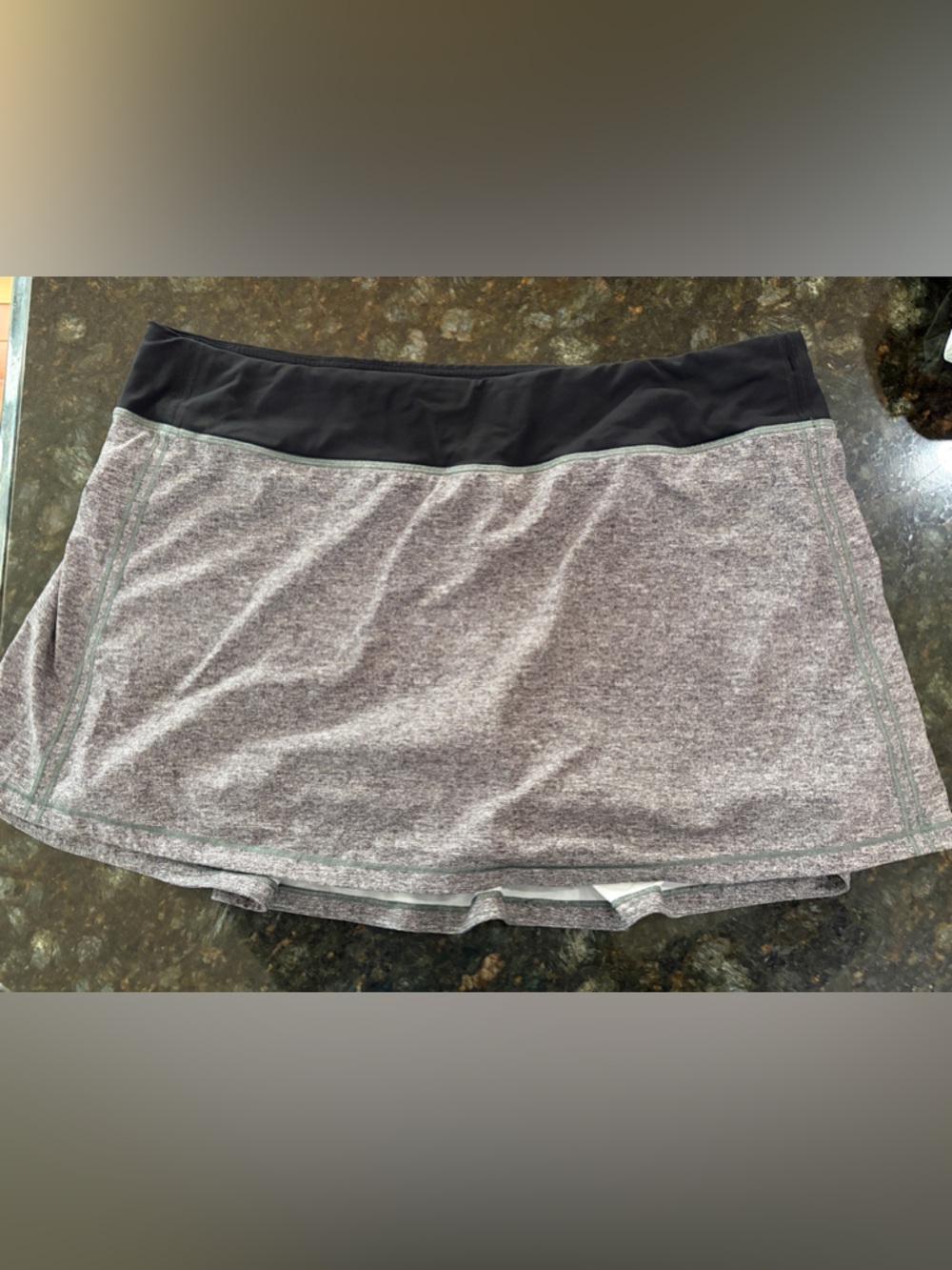 lululemon pace setter  Heather Gray women’s Skort with Black Waistband. Xl